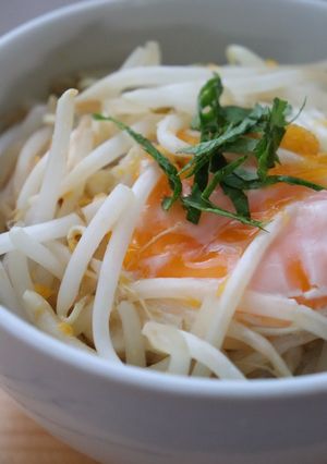 パパッと♪ウマウマ卵もやしの甘酢あん丼-レシピのメイン写真
