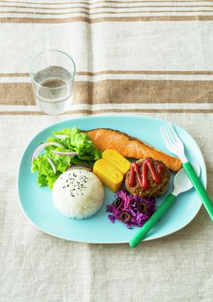 焼き鮭とハンバーグのワンプレート-レシピのメイン写真