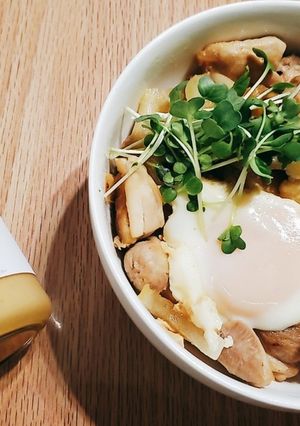 簡単ガチで目玉焼き丼！鶏テリ焼き-レシピのメイン写真