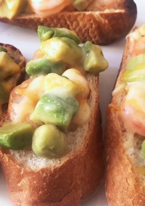 エビとアボカドのチーズトースト-レシピのメイン写真