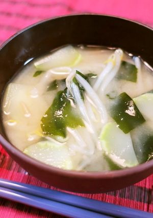 節約☆ブロッコリーの茎の味噌汁-レシピのメイン写真