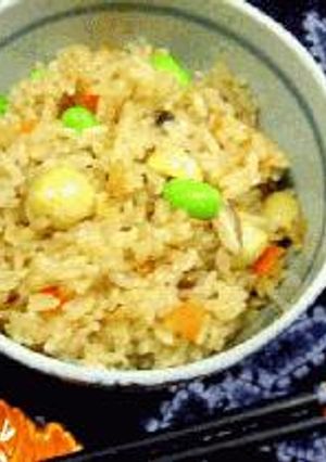 はなびし草の蓮の実とツナの炊き込みご飯-レシピのメイン写真