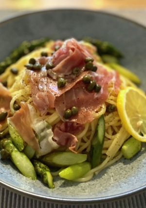 アスパラガスと生ハムのレモンオイルパスタ-レシピのメイン写真