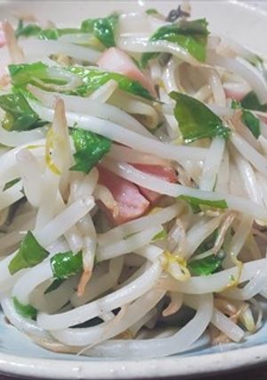 コシアブラ、もやし、ベーコンの炒め物-レシピのメイン写真