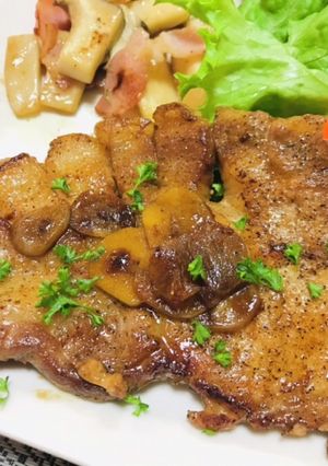 ご飯が進むこんがり豚ロースのガリバタ醤油-レシピのメイン写真