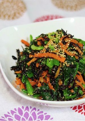 鉄分補給♪ほうれん草とひじきのゴマ和え-レシピのメイン写真