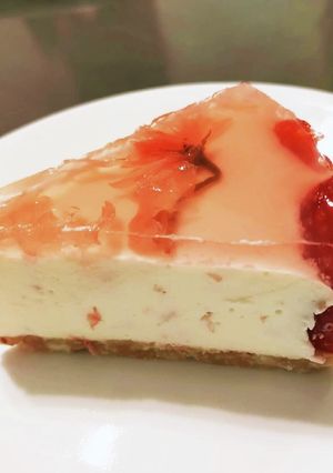 簡単！桜と苺のレアチーズケーキ-レシピのメイン写真