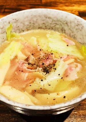 キャベツ、ベーコン、エリンギのスープ-レシピのメイン写真