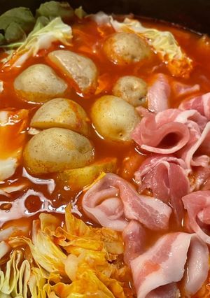 子どもが喜ぶ♪あったかトマト鍋-レシピのメイン写真