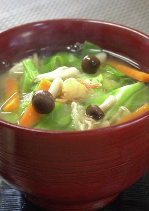 今日の味噌汁★春キャベツの味噌汁【動画】-レシピのメイン写真