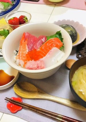 海鮮丼メインの夕飯献立・お祝い節句に-レシピのメイン写真