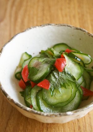 やみつき!カリカリ梅・胡瓜・大葉の酢の物-レシピのメイン写真