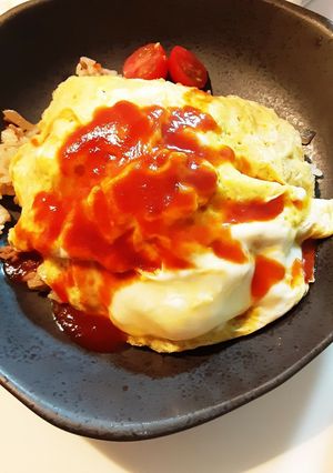 デミグラスソースかけとろ玉オムライス-レシピのメイン写真