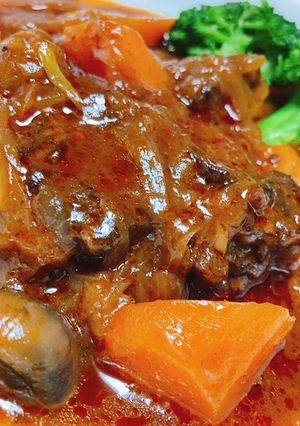 煮込んでうまみたっぷり！ビーフシチュー-レシピのメイン写真