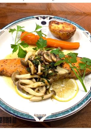 鮭のムニエル　レモンとキノコのソース和え-レシピのメイン写真