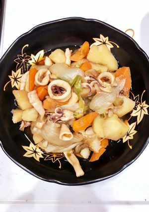 新玉ねぎとヤリイカ入り煮物-レシピのメイン写真