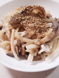 焼き〆鯖と大根のごま和え-レシピのメイン写真