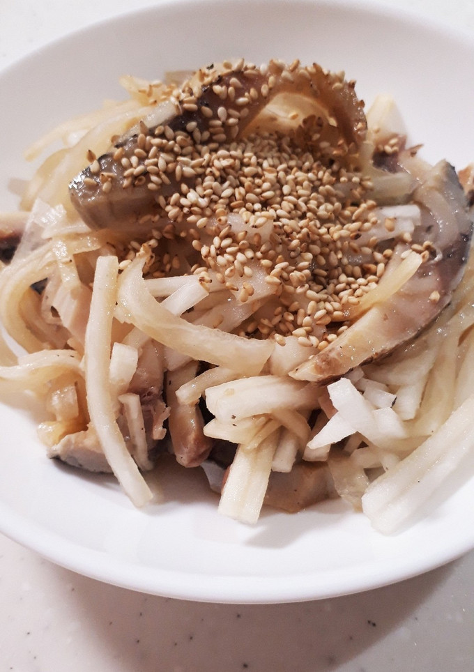 焼き〆鯖と大根のごま和え-レシピのメイン写真