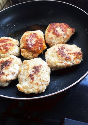 ひき肉でチーズの挟み焼き-レシピのメイン写真