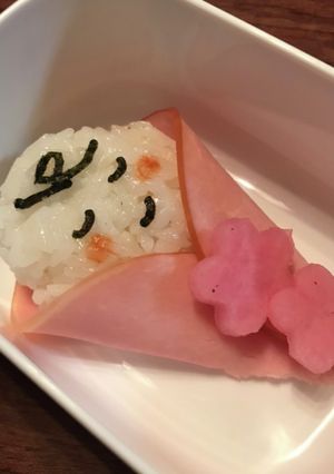 キャラ弁＊おくるみの中の赤ちゃん-レシピのメイン写真
