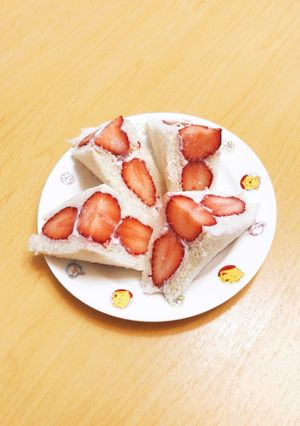 オイコスいちご使用♡ダブルいちごサンド♡-レシピのメイン写真