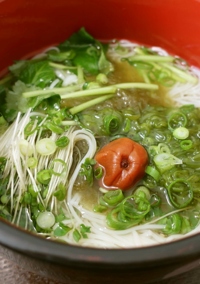 メカブととろろ昆布の温ったかそうめん-レシピのメイン写真