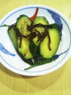 白だしと塩昆布で簡単☆きゅうりのお漬物-レシピのメイン写真