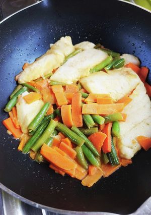 簡単☆カレイのバターレモンソース煮-レシピのメイン写真