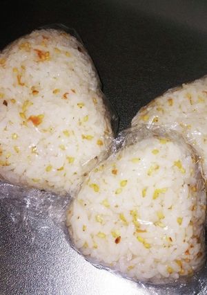 残りご飯でおにぎり☆梅☆-レシピのメイン写真