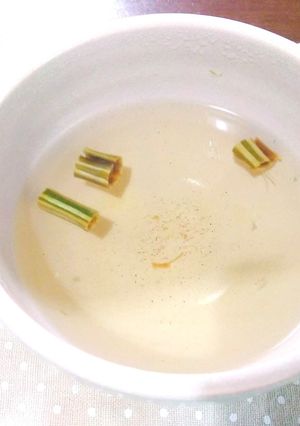 お手軽モリンガの実のスープ-レシピのメイン写真