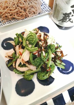 コゴミと胸肉の塩昆布あえ-レシピのメイン写真