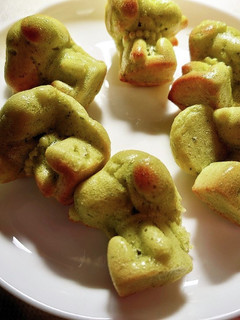 ヨモギの焼きドーナツ風-レシピのメイン写真