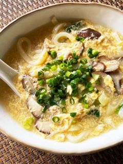 鶏ひき肉の卵とじうどん-レシピのメイン写真