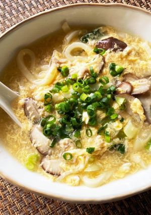鶏ひき肉の卵とじうどん-レシピのメイン写真
