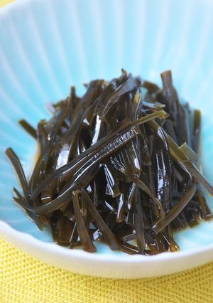 出汁をとった後の昆布で佃煮を作る-レシピのメイン写真