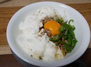 不器用卵白メレンゲ魯肉飯風挽肉丼-レシピのメイン写真