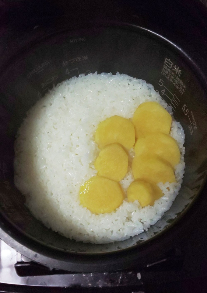 炊飯器で♡簡単 ふかし芋 ！同時調理-レシピのメイン写真