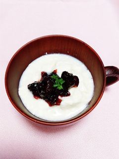 豆乳ヨーグルトにカルピスとジャム♪-レシピのメイン写真