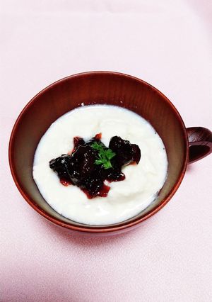 豆乳ヨーグルトにカルピスとジャム♪-レシピのメイン写真