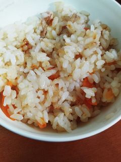 やきとり缶と鍋だしの炊き込みご飯-レシピのメイン写真