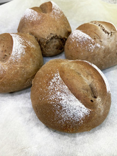 常温発酵♪ 天然酵母ほうじ茶パン-レシピのメイン写真