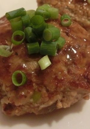 しめじが苦手でも食べれる節約ハンバーグ-レシピのメイン写真