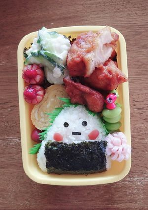 ちょいキャラおにぎり&唐揚げ弁当♪-レシピのメイン写真