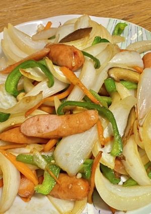 焼肉のタレで新玉ねぎ&ソーセージの炒め物-レシピのメイン写真