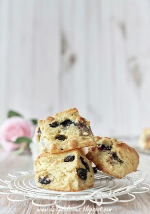 ブルーベリーとホワイトチョコスコーン-レシピのメイン写真