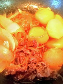 新たまねぎの味と食感が美味しい肉じゃが-レシピのメイン写真