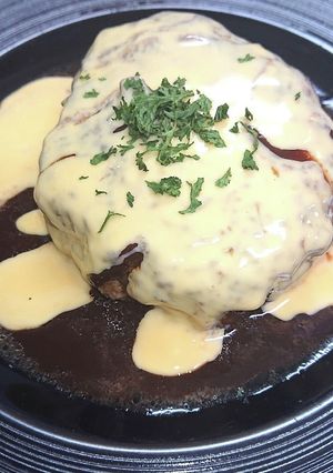 新玉ねぎたっぷりチェダーチーズハンバーグ-レシピのメイン写真