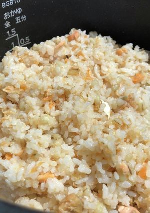 炊飯器で簡単！生鮭炊き込みご飯☆-レシピのメイン写真