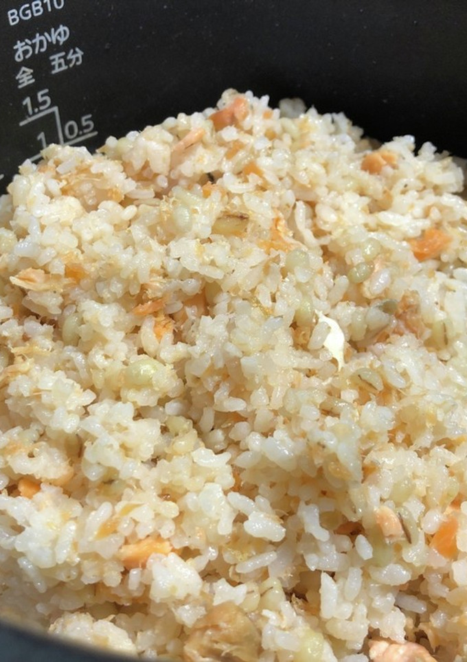炊飯器で簡単！生鮭炊き込みご飯☆-レシピのメイン写真