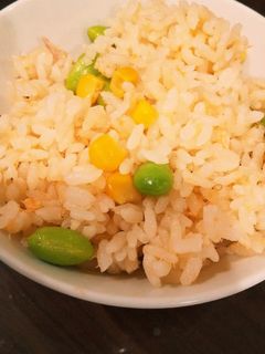 白だしで!鮭と枝豆の簡単炊き込みご飯-レシピのメイン写真